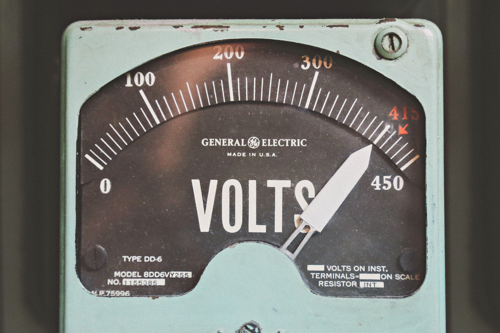 Voltage meter